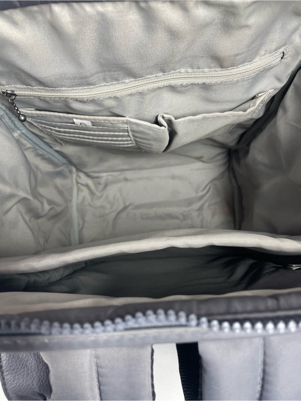 Baggallini Soho Travel Backpack Adjustable RFID Organizer Pockets Laptop Smoke - Picture 7 of 8